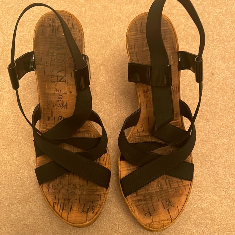 ITALIAN SHOEMAKERS-BLACK ELASTIC HEELS